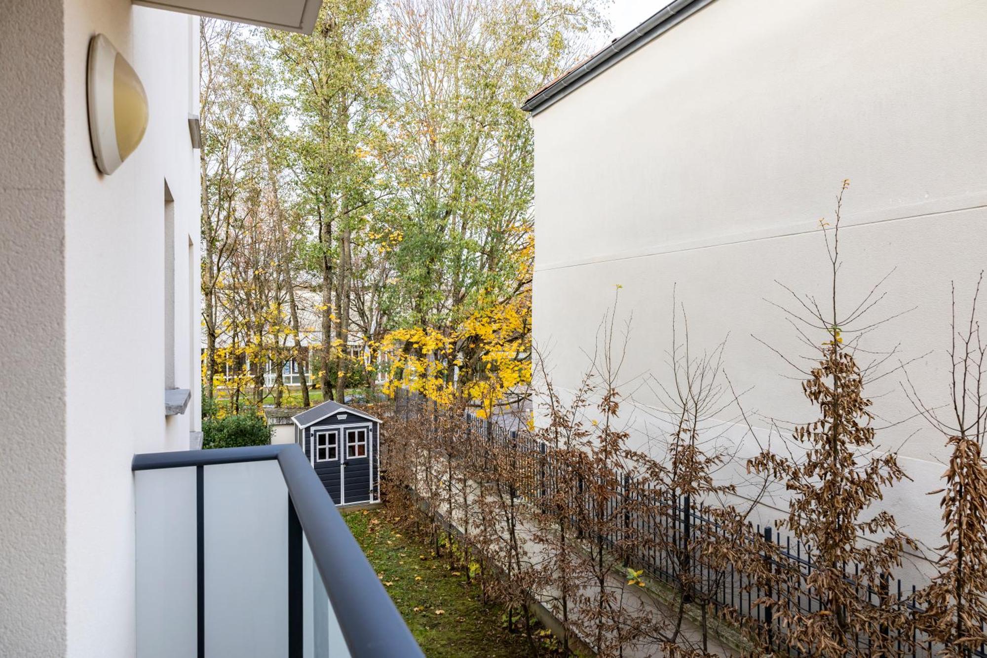 Charmant Studio En Residence Avec Parking Bussy-Saint-Georges Exterior foto
